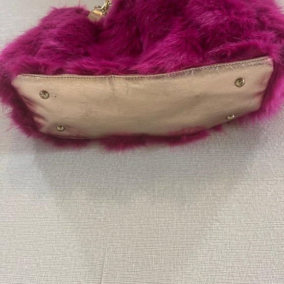 BETSEY JOHNSON fuchsia faux fur purse - Picture 3 of 15